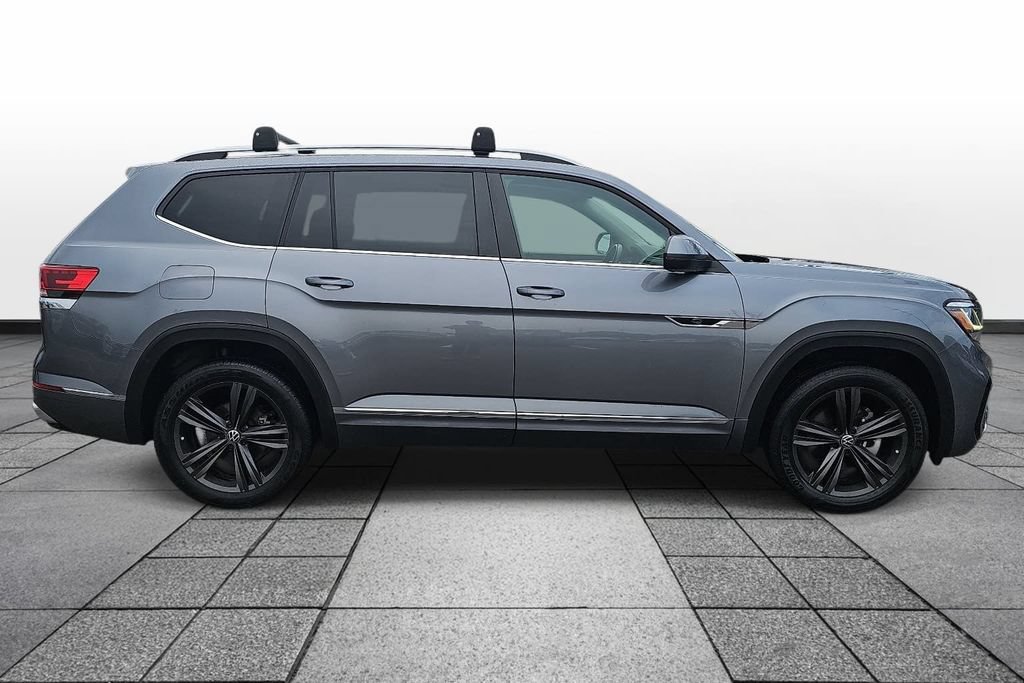 Used 2022 Volkswagen Atlas SEL R-Line AWD/4WD image 4