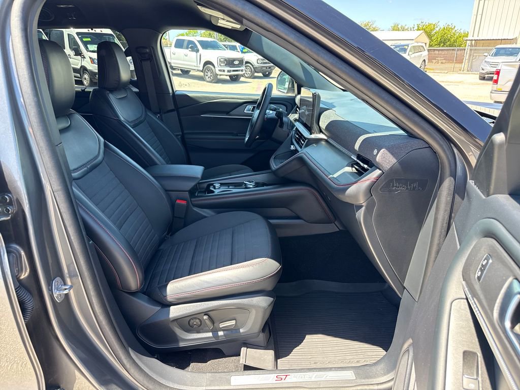 Certified 2025 Ford Explorer ST-Line w/ Premium Package RWD image 24