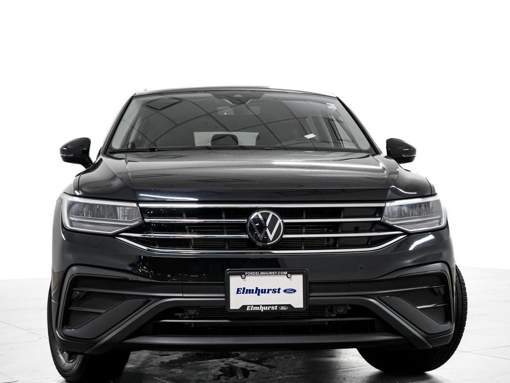Used 2024 Volkswagen Tiguan SE AWD/4WD image 3