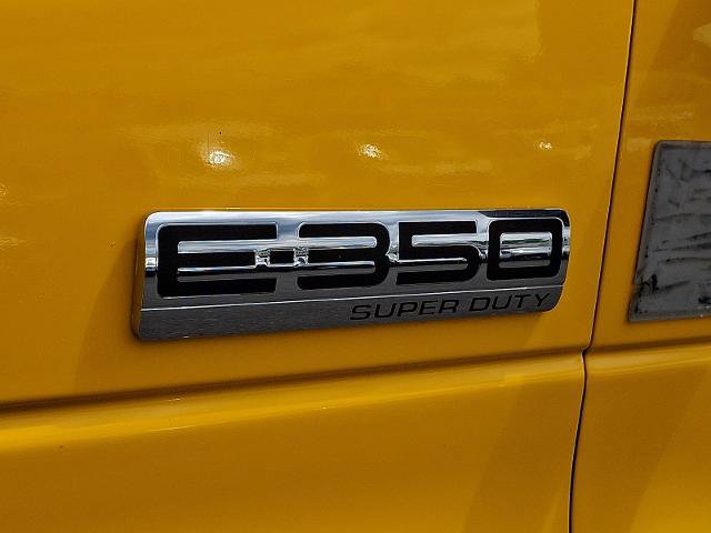 Certified 2021 Ford E-350 and Econoline 350 Super Duty RWD image 24
