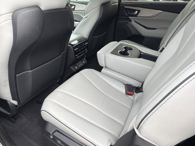 Used 2023 Acura MDX SH-AWD w/ Advance Package image 18