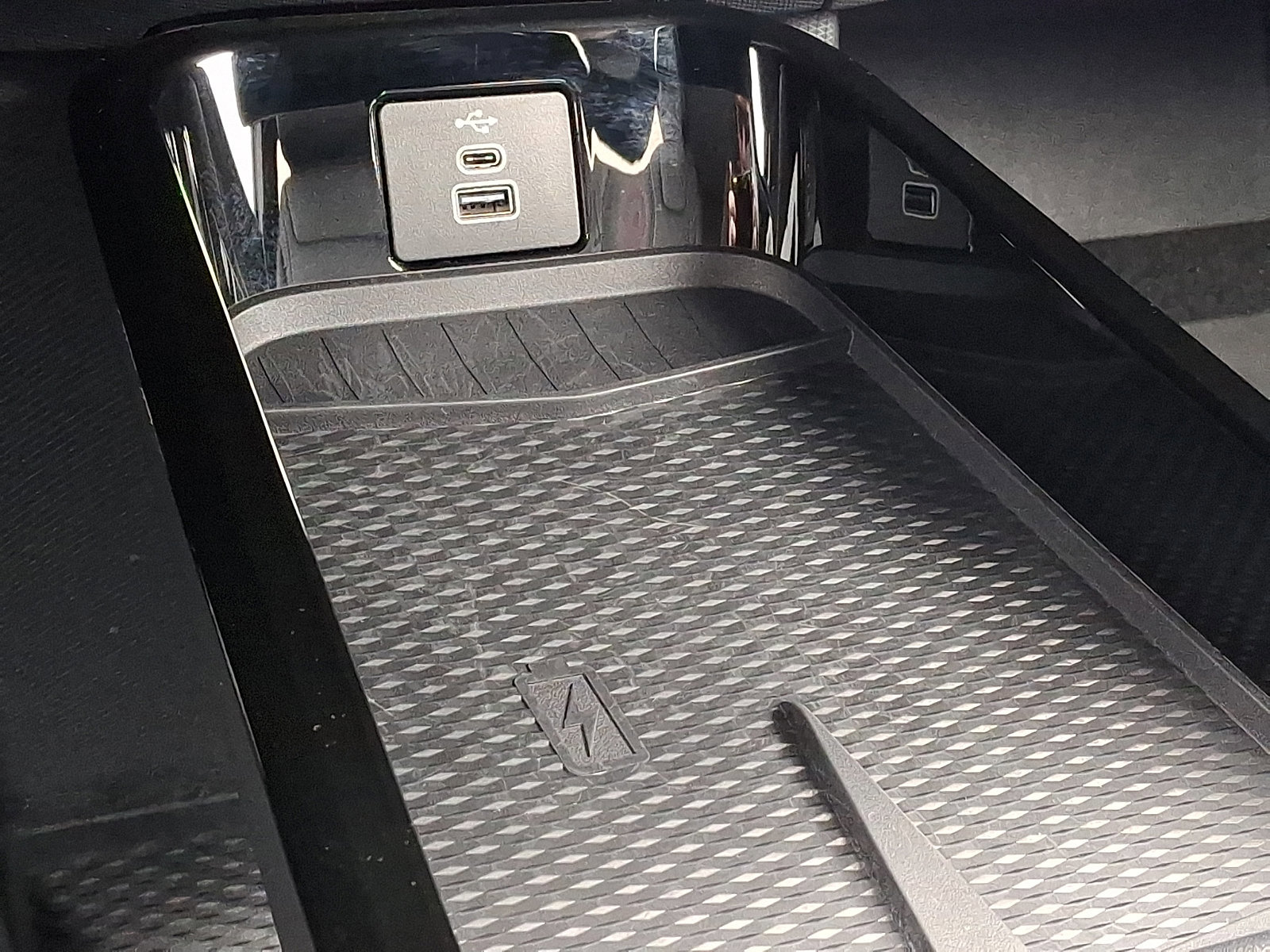 Certified 2025 Ford Mustang Mach-E Premium w/ Sport Appearance Package image 31