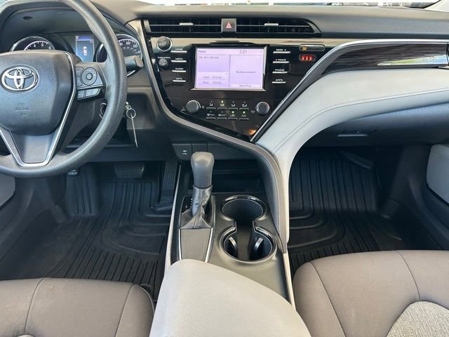Used 2018 Toyota Camry LE FWD image 14