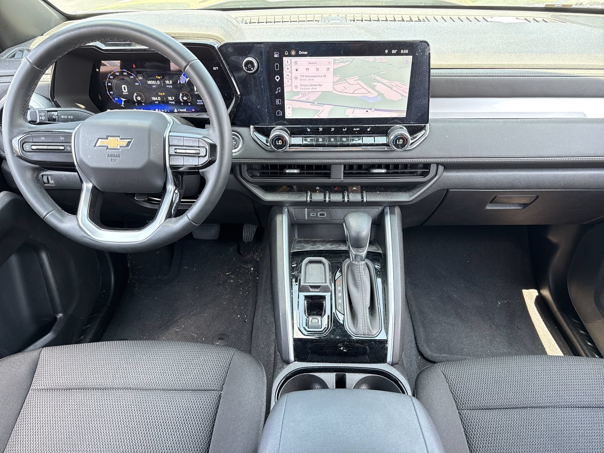 Used 2025 Chevrolet Colorado LT RWD image 2