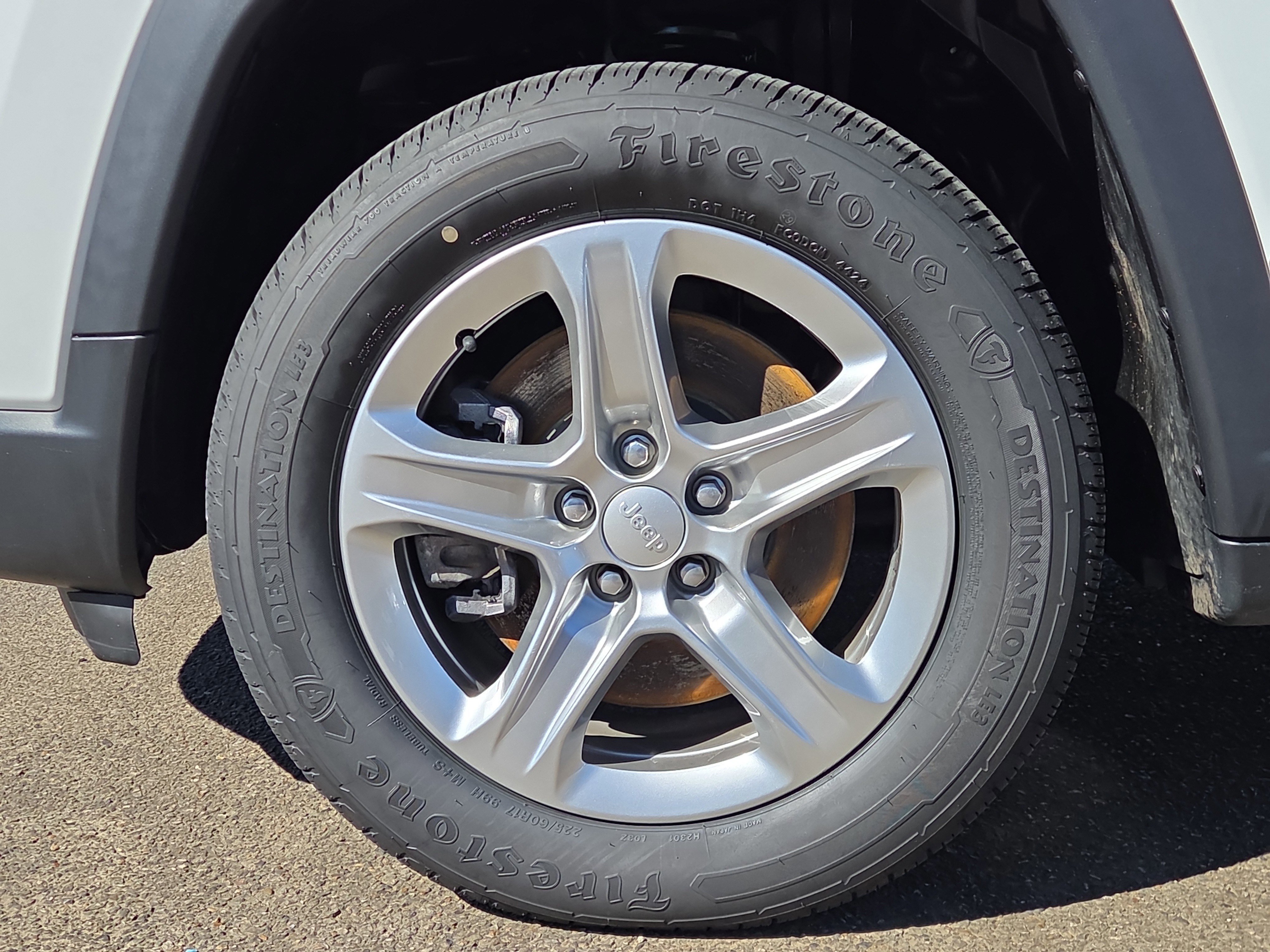 Used 2024 Jeep Compass Latitude image 9