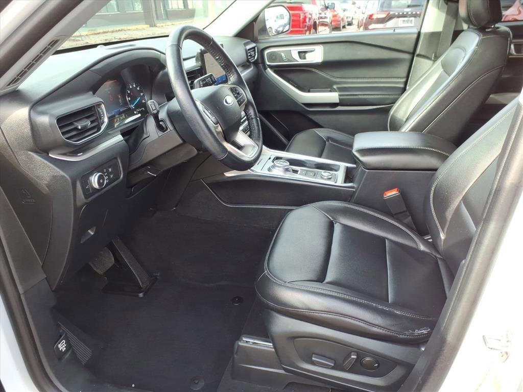 Certified 2021 Ford Explorer XLT w/ Equipment Group 202A image 10
