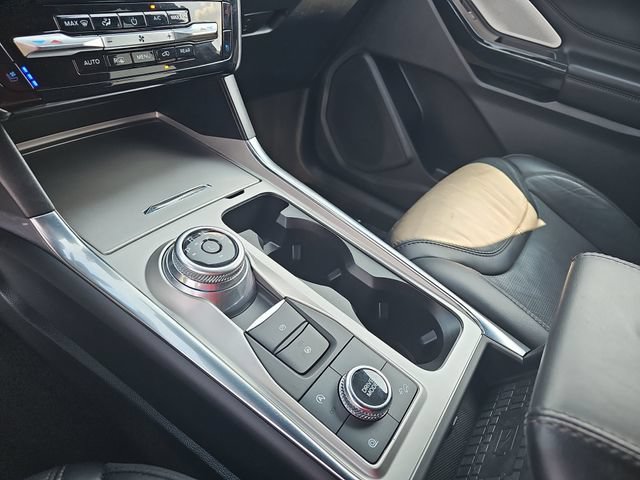 Certified 2023 Ford Explorer Platinum w/ Technology Package AWD/4WD image 26