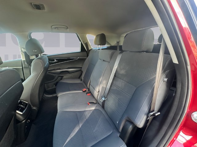 Used 2018 Kia Sorento AWD image 16