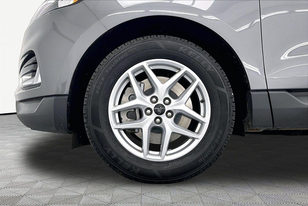 Certified 2024 Ford Edge SEL w/ Convenience Package AWD/4WD image 9