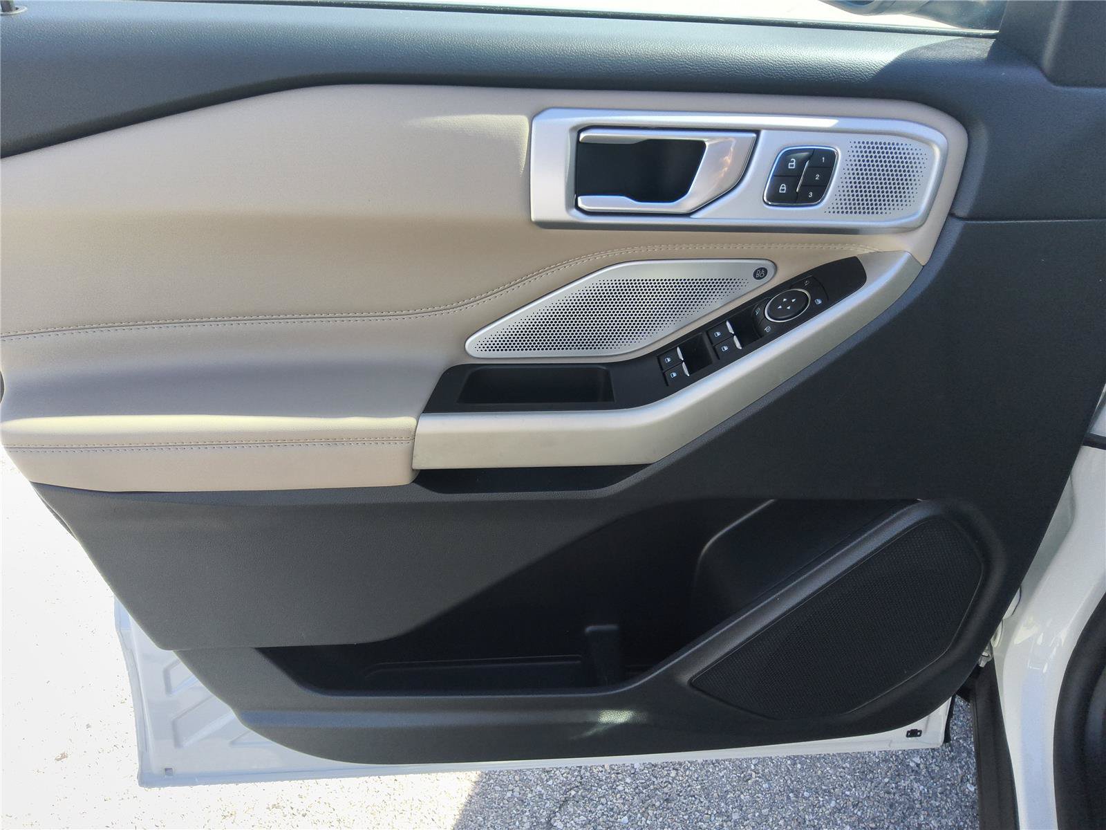 Certified 2023 Ford Explorer Limited w/ Limited Technology Package RWD image 12