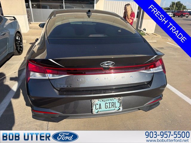 Used 2022 Hyundai Elantra SEL FWD image 2