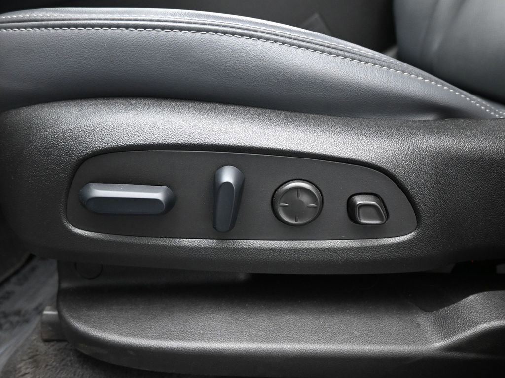 Used 2024 Buick Enclave Premium image 40