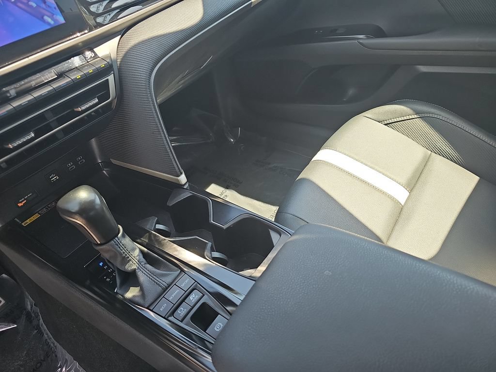 Used 2025 Toyota Camry SE FWD image 23