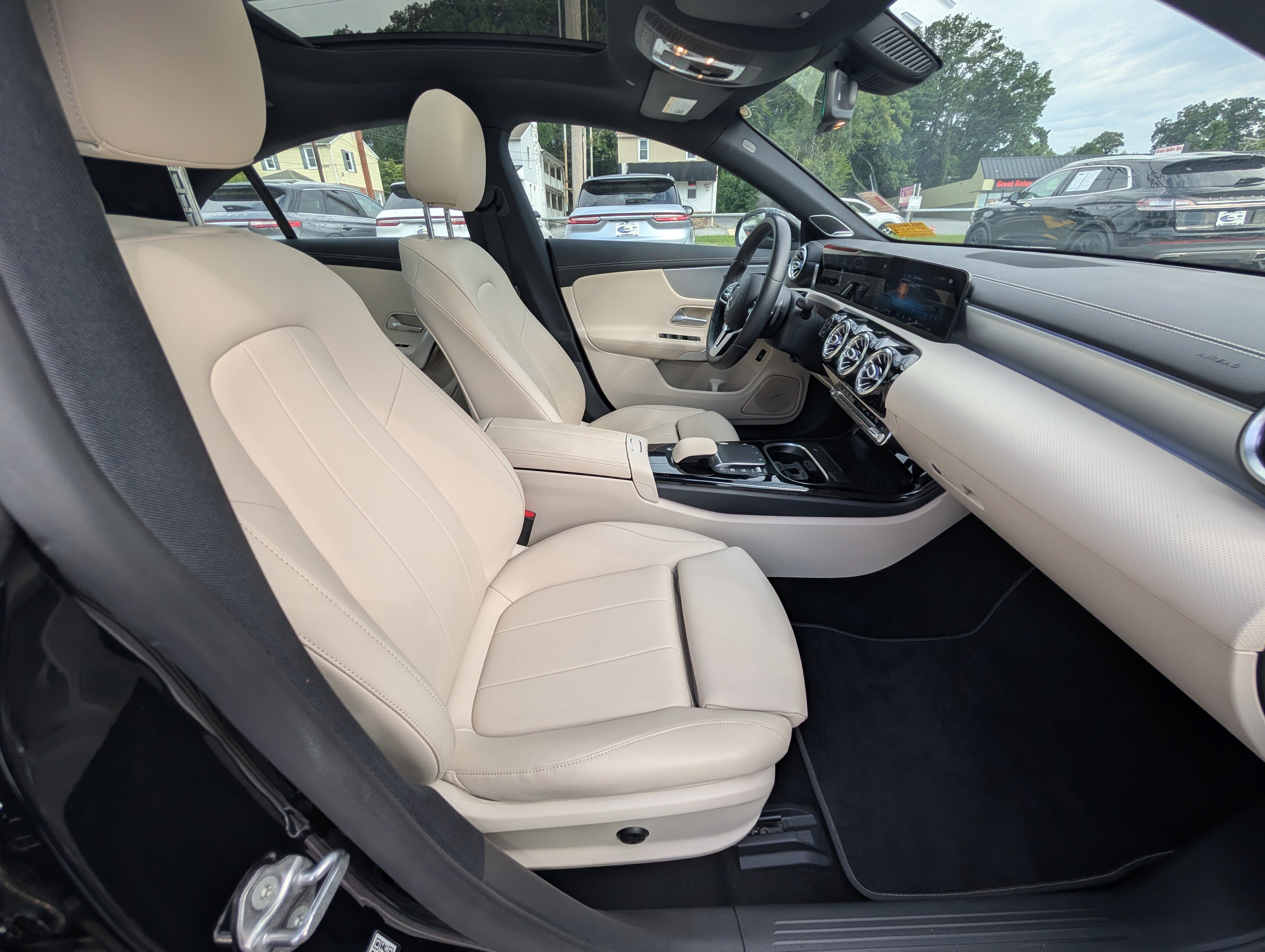 Used 2021 Mercedes-Benz CLA 250 4MATIC image 12