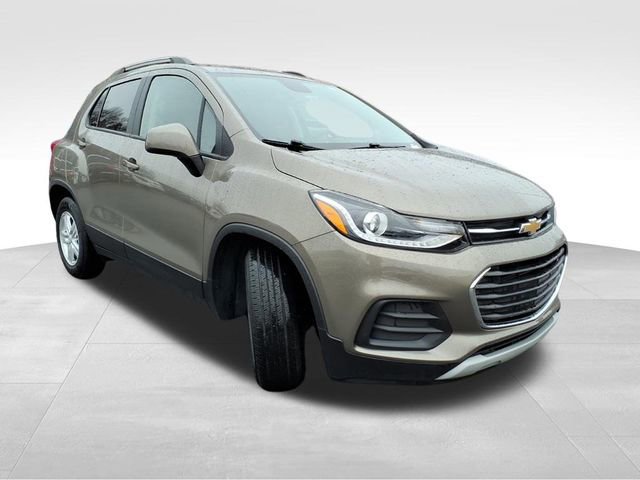 Used 2022 Chevrolet Trax LT w/ LT Convenience Package image 8
