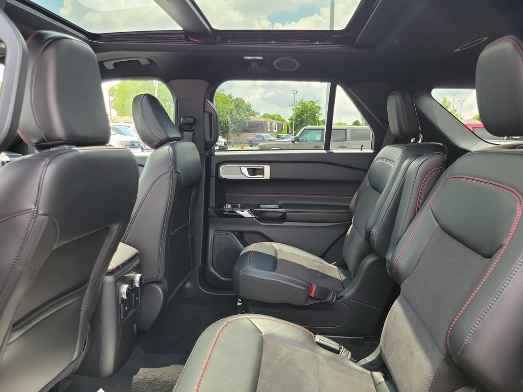 Certified 2024 Ford Explorer ST-Line w/ Class IV Trailer Tow Package AWD/4WD image 14