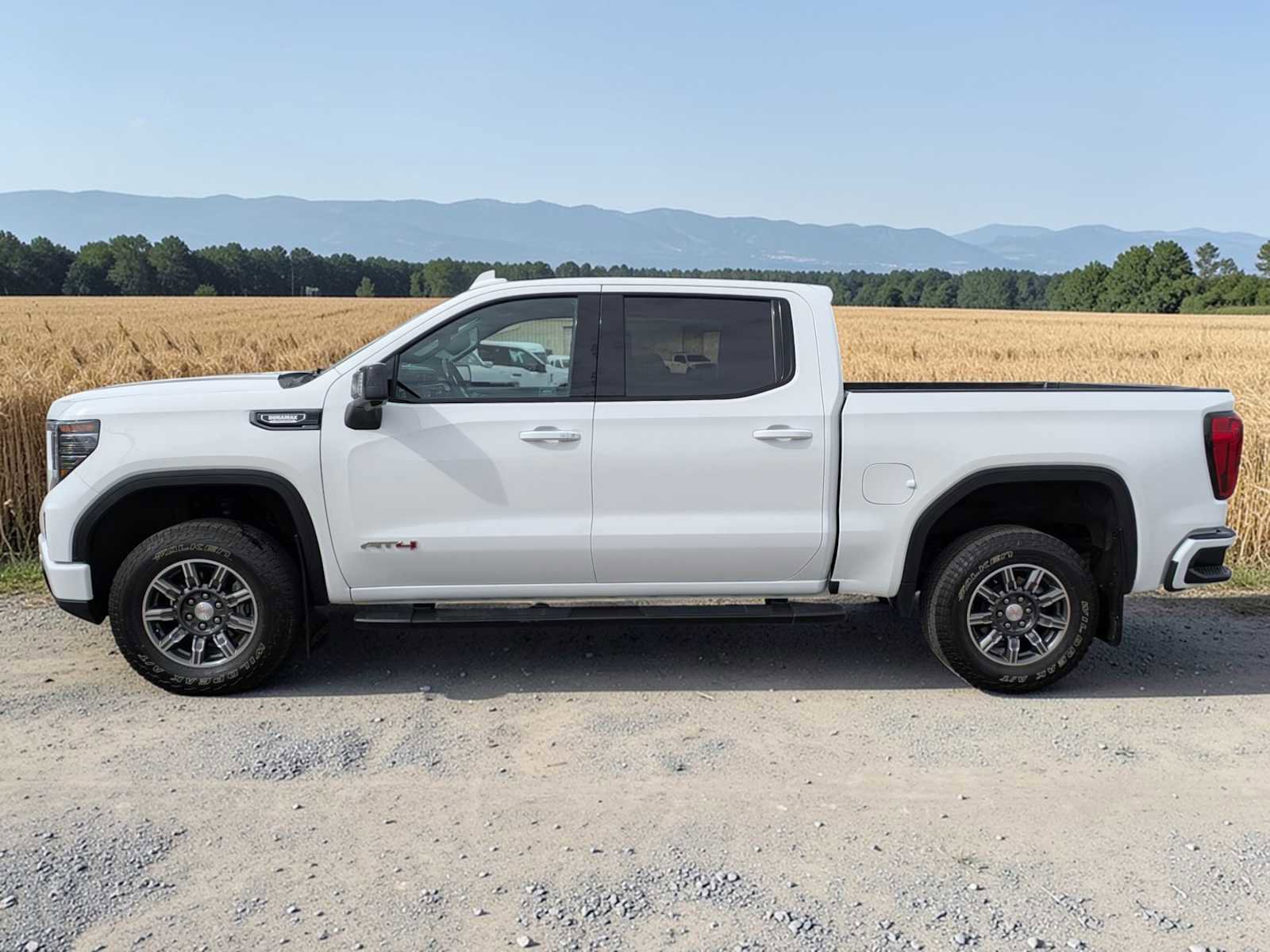Used 2024 GMC Sierra 1500 AT4 w/ Technology Package image 6