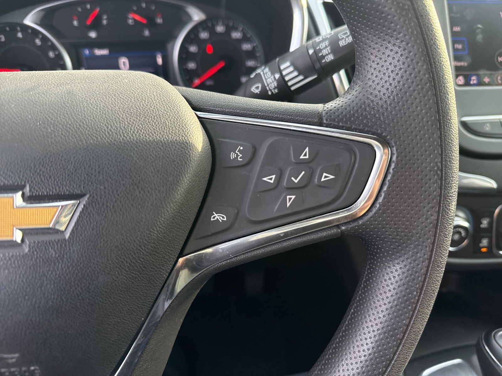 Used 2020 Chevrolet Equinox LT image 28