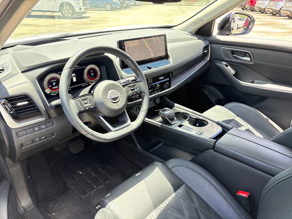 Used 2024 Nissan Rogue Platinum w/ Platinum Premium Package FWD image 6