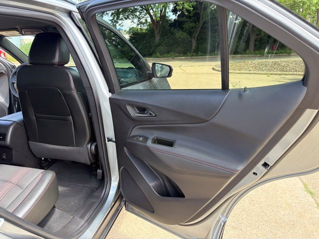 Used 2024 Chevrolet Equinox RS FWD image 30