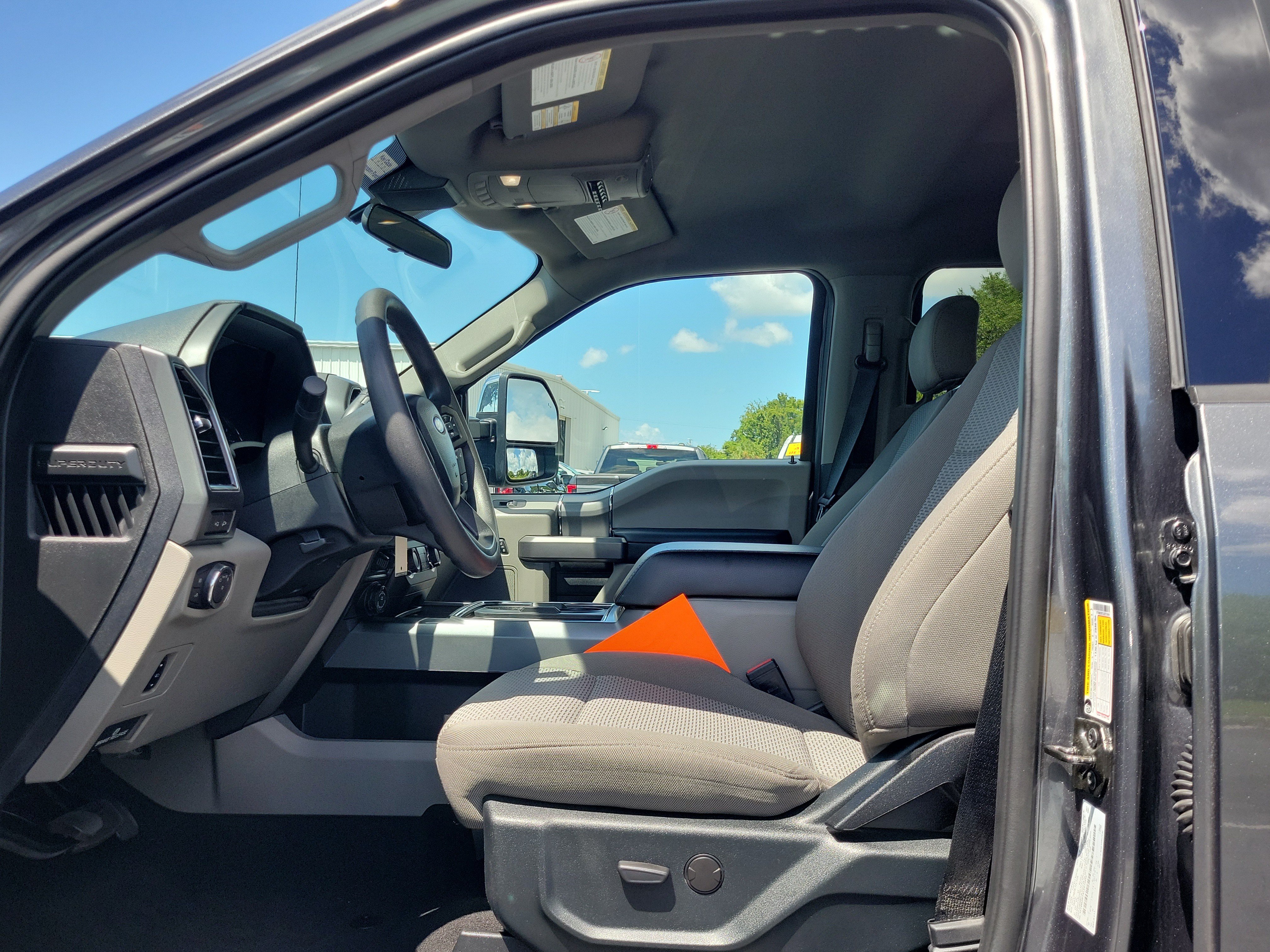 Certified 2020 Ford F250 XLT w/ XLT Premium Package AWD/4WD image 18