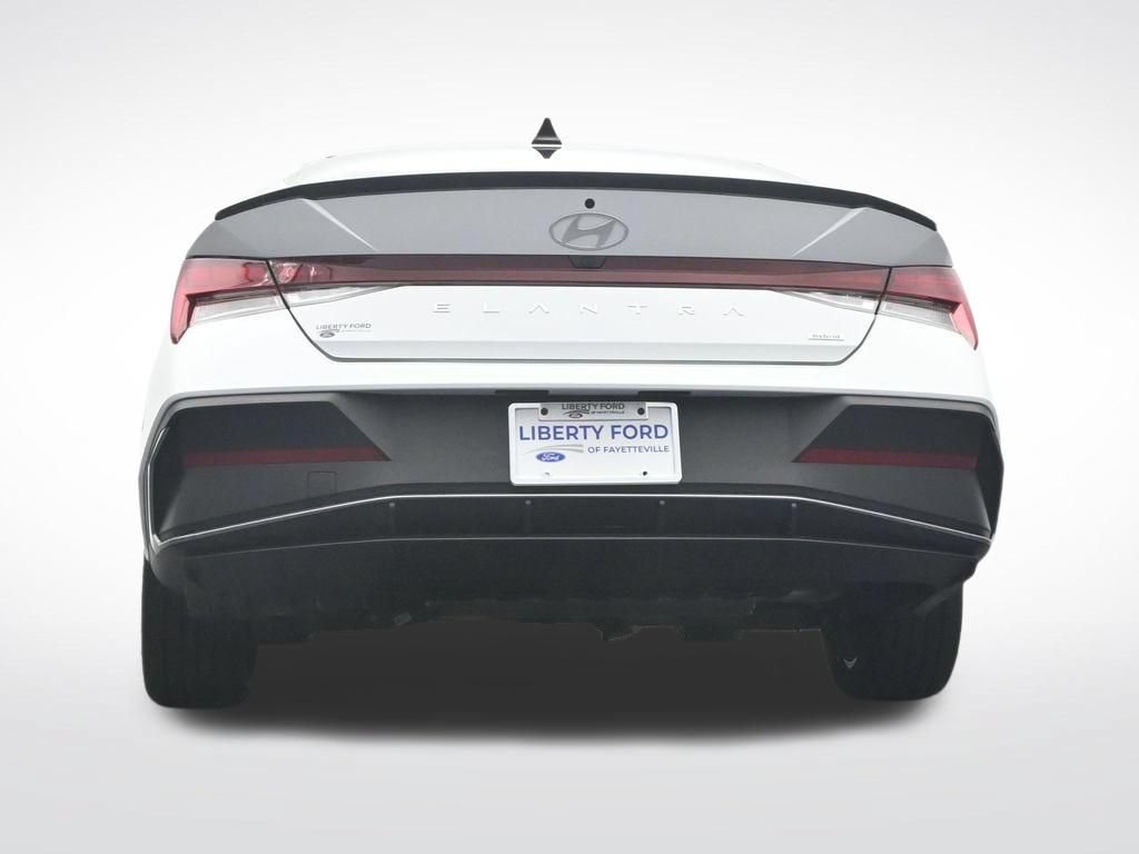 Used 2025 Hyundai Elantra SEL FWD image 45