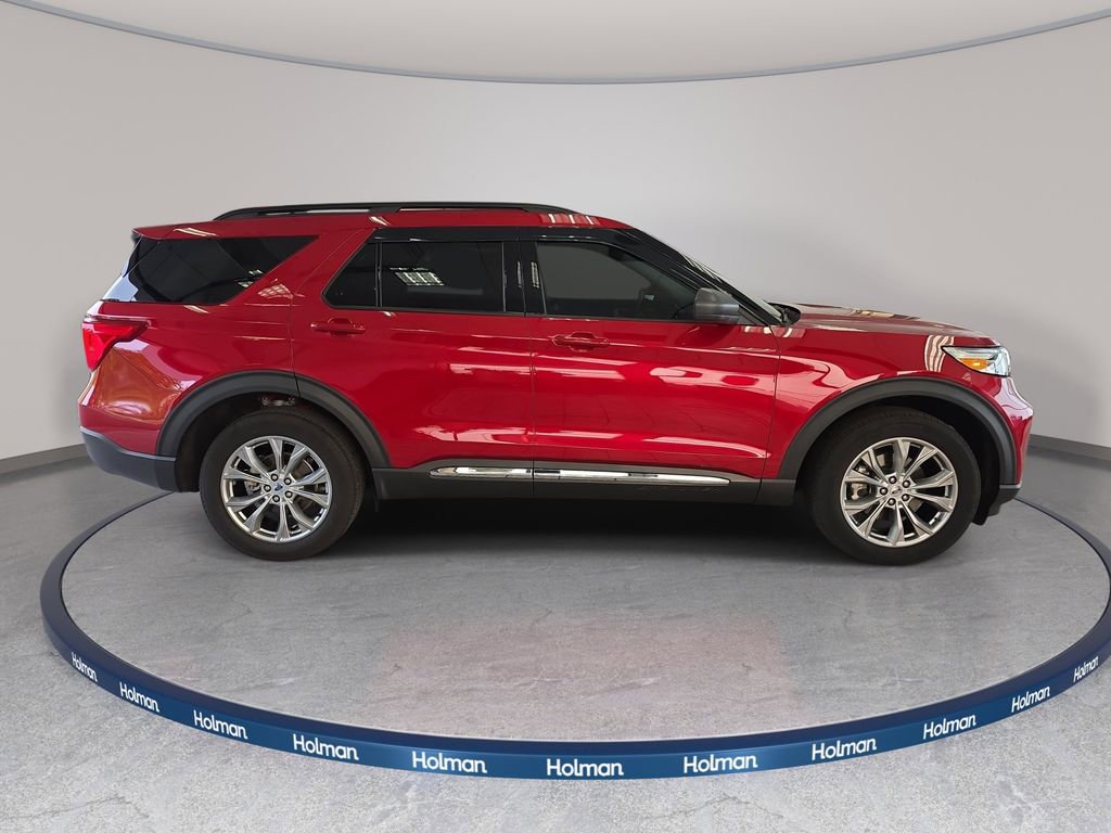 Certified 2023 Ford Explorer XLT w/ Equipment Group 202A AWD/4WD image 5