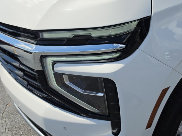 Used 2025 Chevrolet Suburban LS RWD image 11