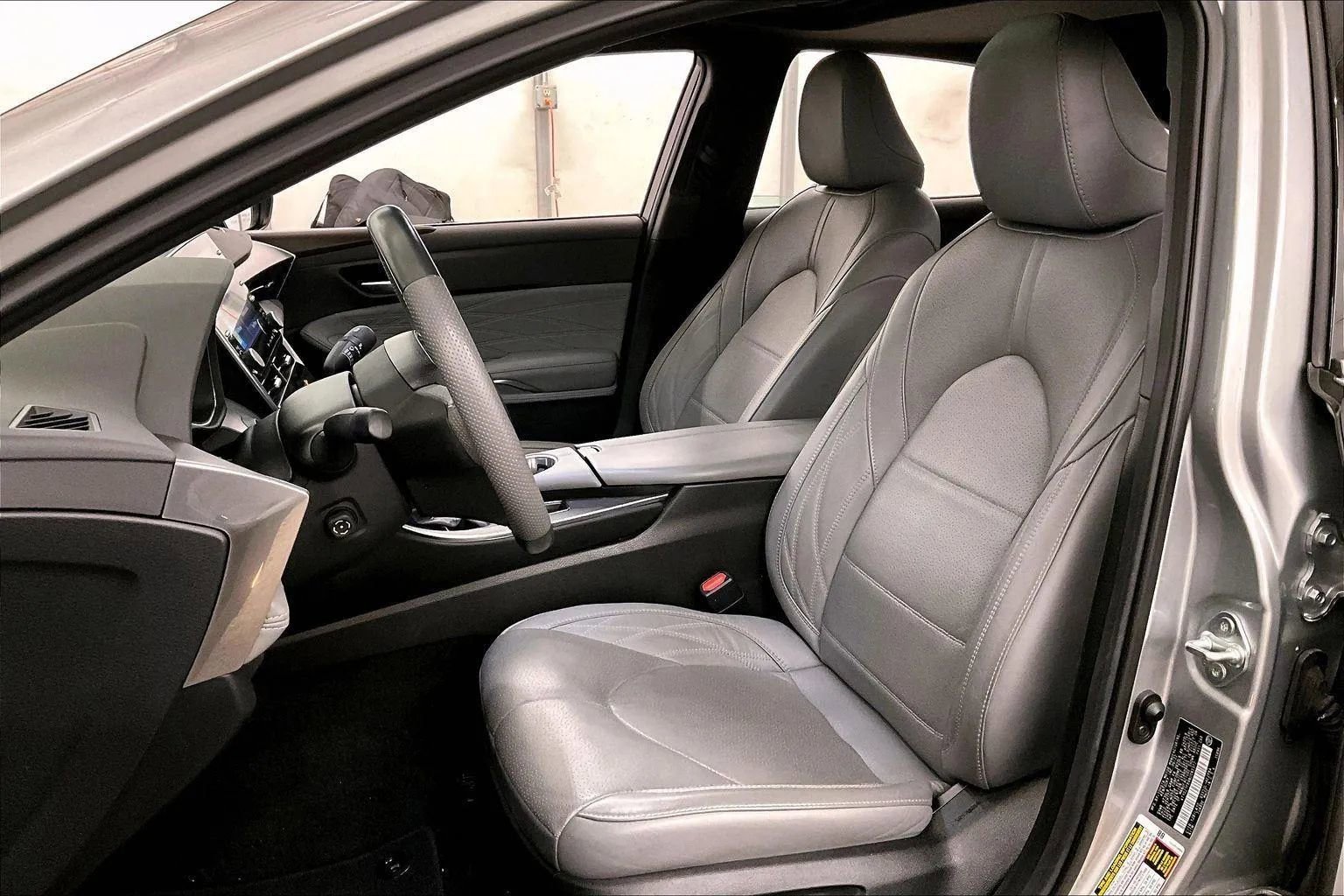 Used 2022 Toyota Avalon Limited w/ Advanced Safety Package image 24