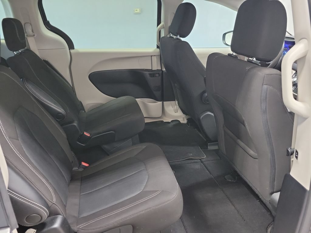 Used 2023 Chrysler Voyager LX FWD image 23