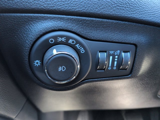 Used 2021 Jeep Compass Limited w/ Sun and Sound Group AWD/4WD image 29