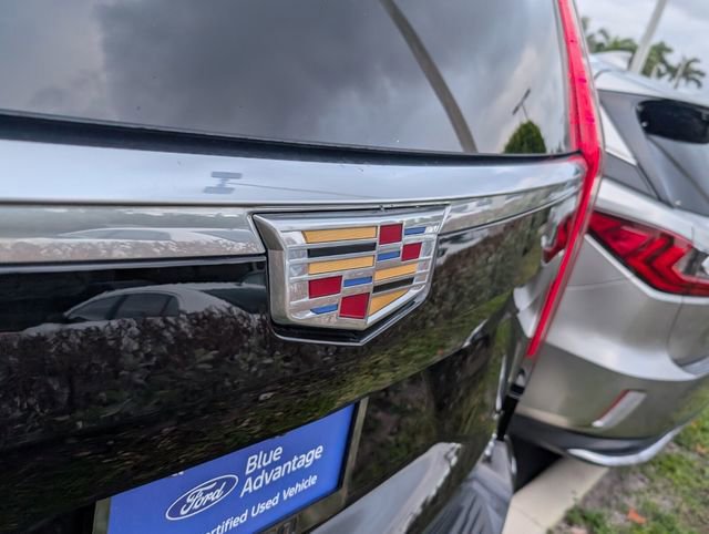 Used 2024 Cadillac Escalade Premium Luxury image 10