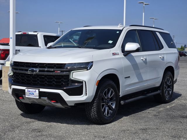 Used 2021 Chevrolet Tahoe Z71 w/ Luxury Package AWD/4WD image 3
