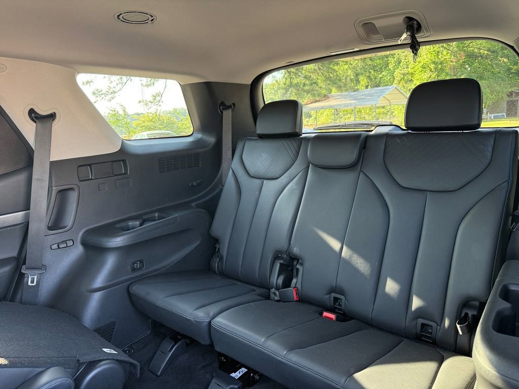 Used 2025 Hyundai Palisade SEL AWD/4WD image 16