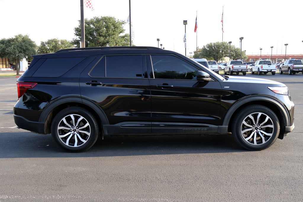 Certified 2022 Ford Explorer ST-Line w/ Class IV Trailer Tow Package RWD image 16