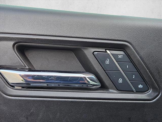 Used 2024 Chevrolet Colorado ZR2 w/ ZR2 Convenience Package III image 25