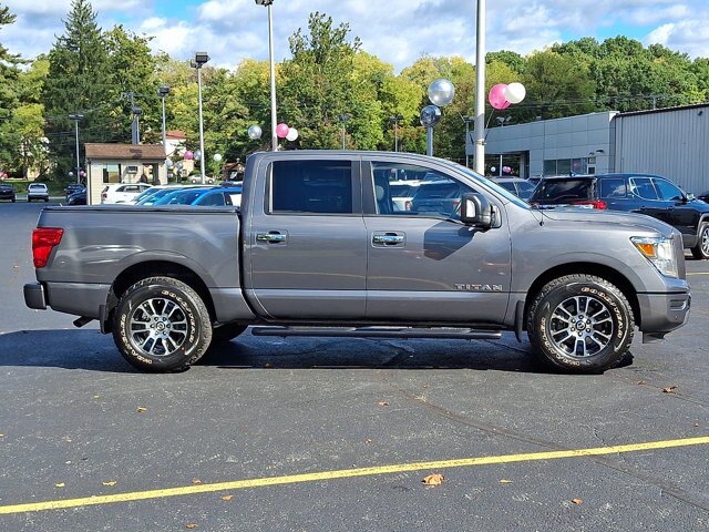 Used 2021 Nissan Titan SV w/ SV Convenience Package AWD/4WD image 7