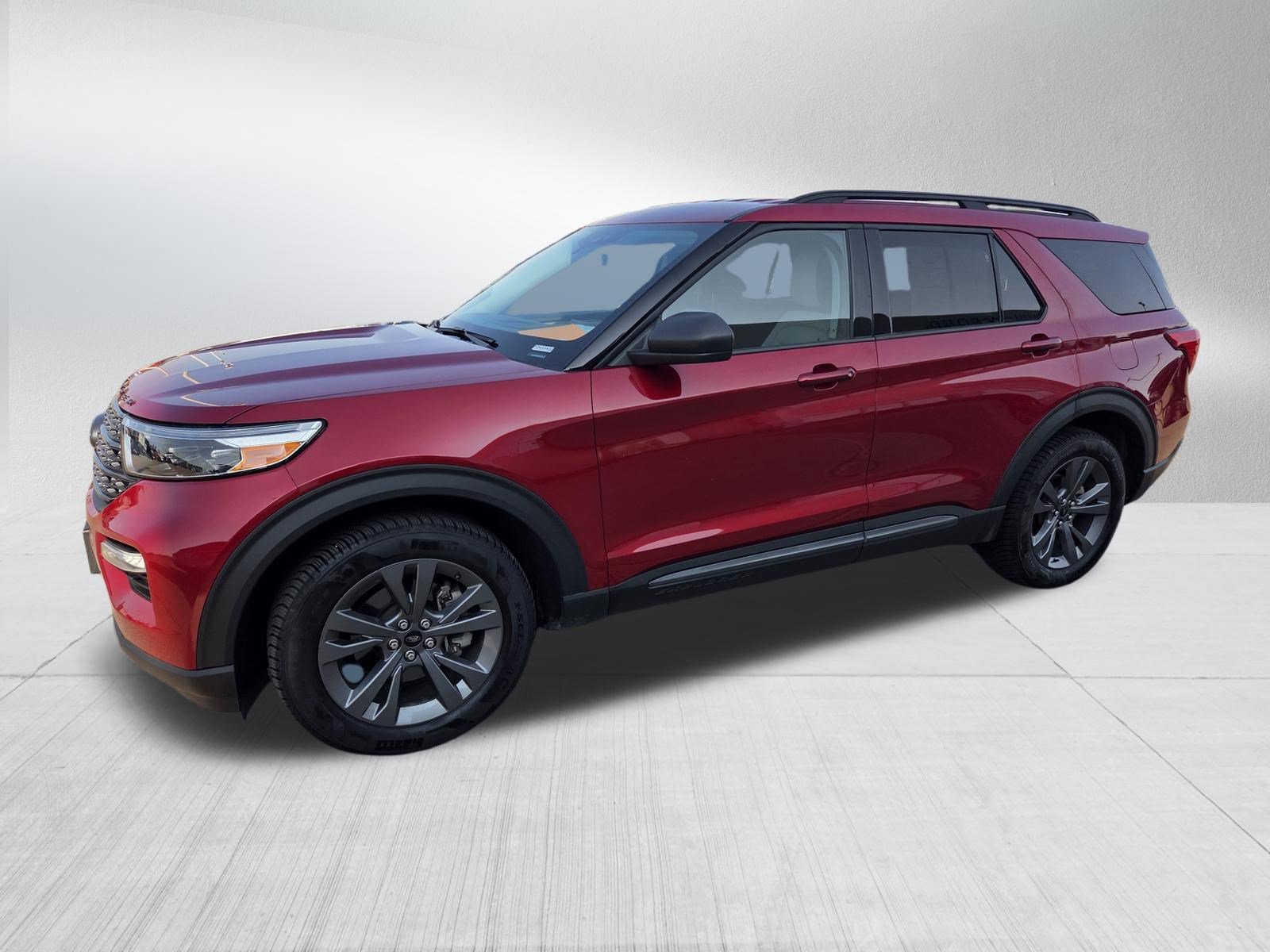 Certified 2021 Ford Explorer XLT w/ Equipment Group 202A AWD/4WD image 3
