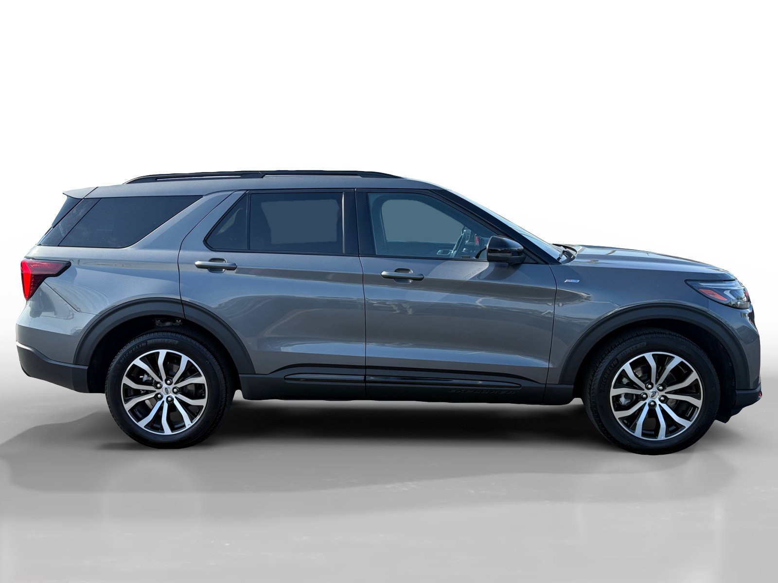 Certified 2025 Ford Explorer ST-Line AWD/4WD image 6