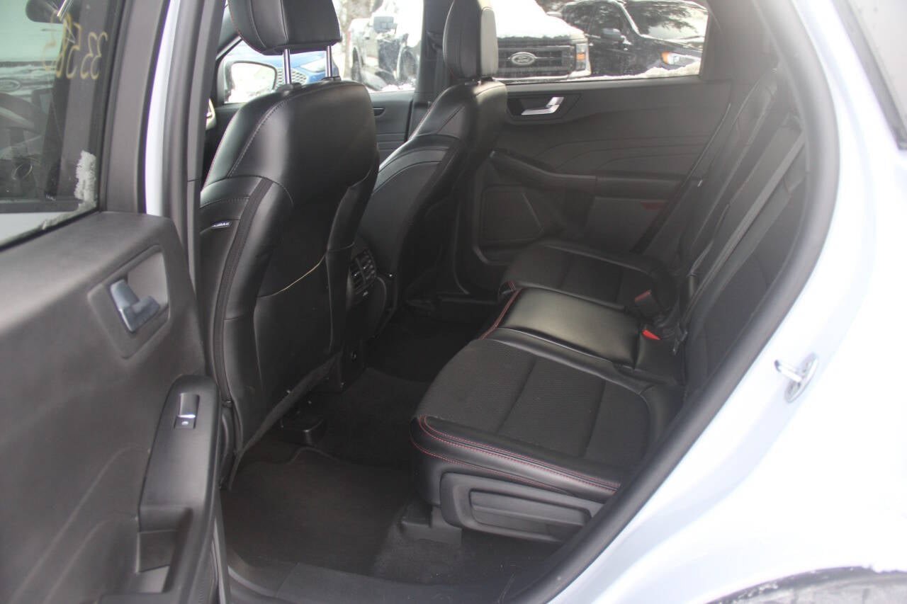 Certified 2025 Ford Escape ST-Line Select AWD/4WD image 14