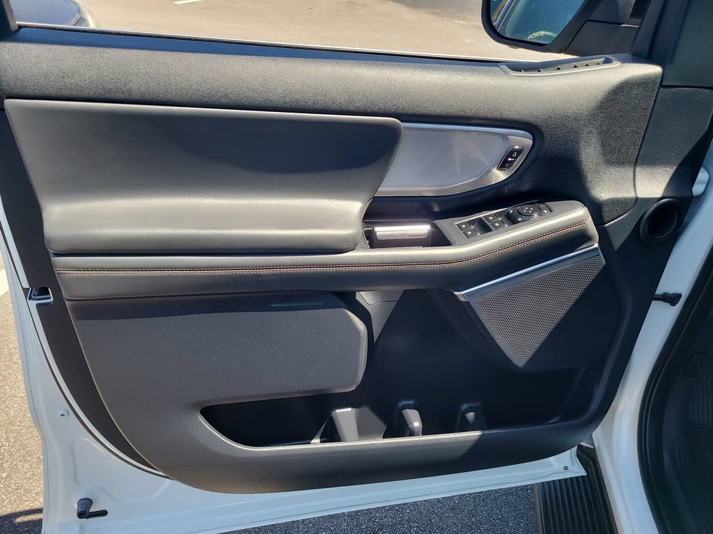 Certified 2025 Ford Expedition Active AWD/4WD image 17
