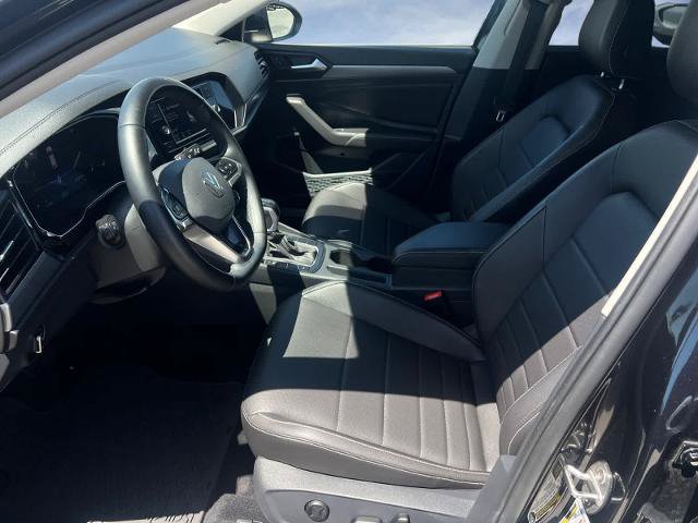 Used 2023 Volkswagen Jetta SE FWD image 10