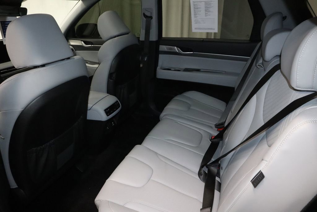 Used 2024 Hyundai Palisade SEL FWD image 22