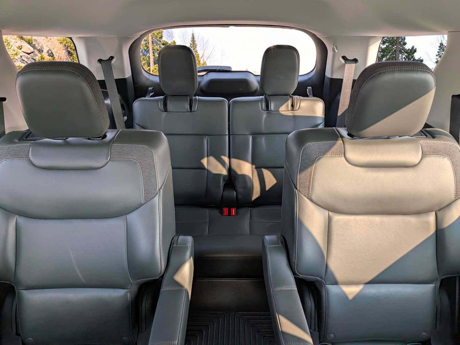 Certified 2025 Ford Explorer Active w/ Active Comfort Package AWD/4WD image 19