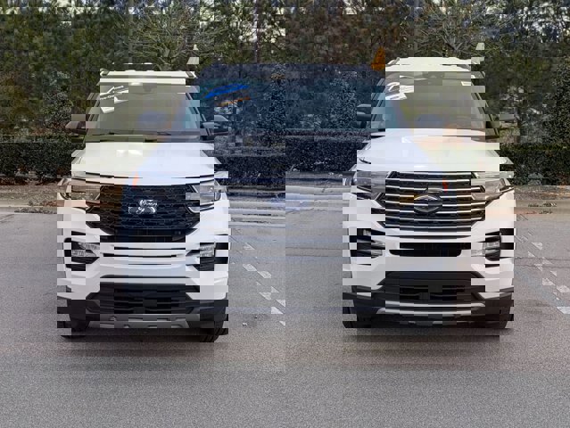 Certified 2022 Ford Explorer XLT w/ Equipment Group 202A image 10