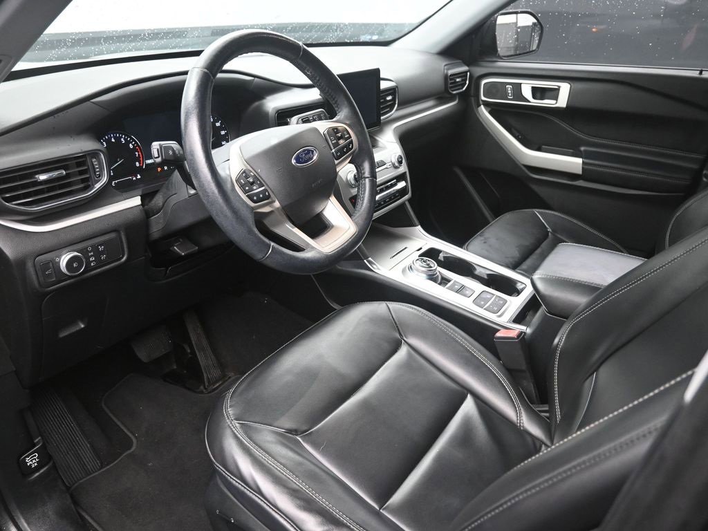 Certified 2021 Ford Explorer XLT w/ Equipment Group 202A image 19