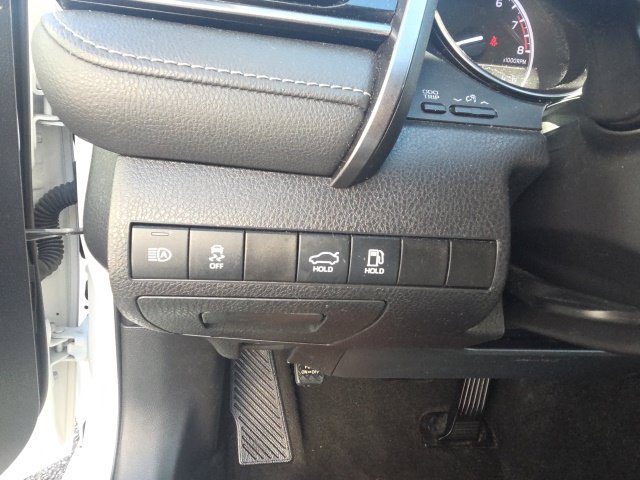 Used 2021 Toyota Camry SE FWD image 12