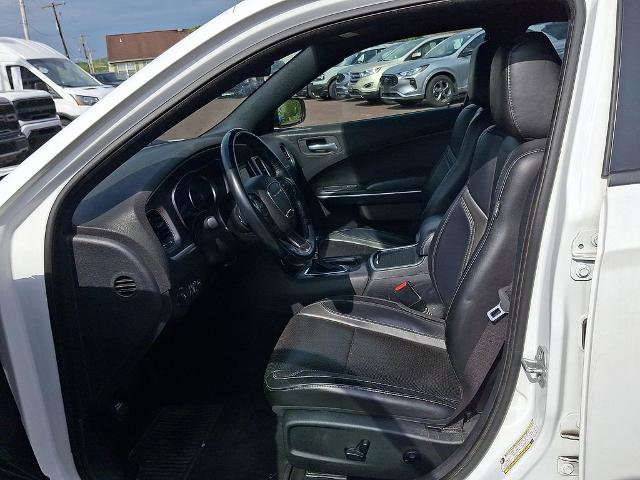 Used 2019 Dodge Charger SXT w/ Leather Interior Group RWD image 14