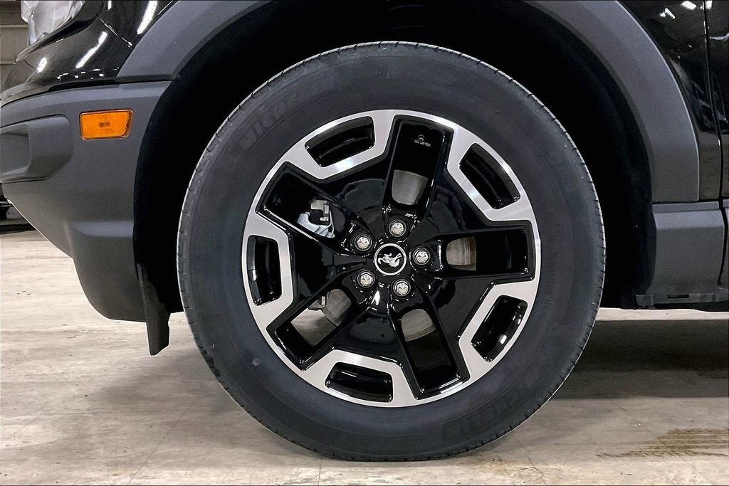 Certified 2023 Ford Bronco Sport Outer Banks w/ Tech Package image 11