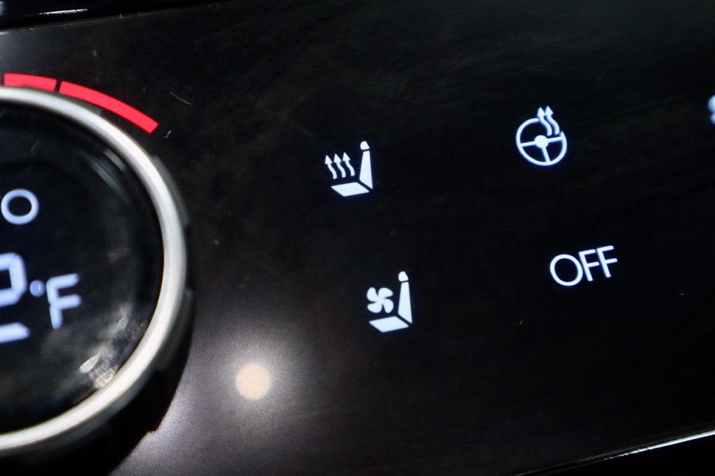 Used 2025 Hyundai Santa Fe Calligraphy AWD/4WD image 5